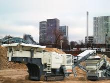 Crushing rocks on-site can cut emissions compared with tranpsorting them elsewhere for crushing