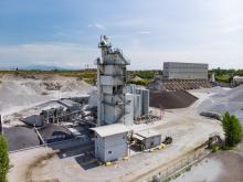 The Montichiari (Brescia) operation is a new high-performance quarry plant that is designed to produce large quantities of high-quality sized aggregate