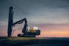 The SmartROC T25 R drill rig features a smart RCS control system