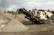 Mobile crusher at work