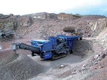 Mobile crusher at work