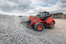 The new generation Doosan DL200-3 loading rocks