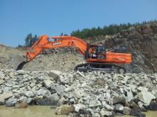 Doosan’s DX490LC-3 crawler excavator 